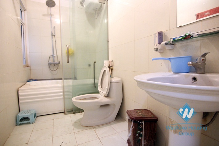 4 bedrooms house for lease in Hoang Hoa Tham street , Ba Dinh district.